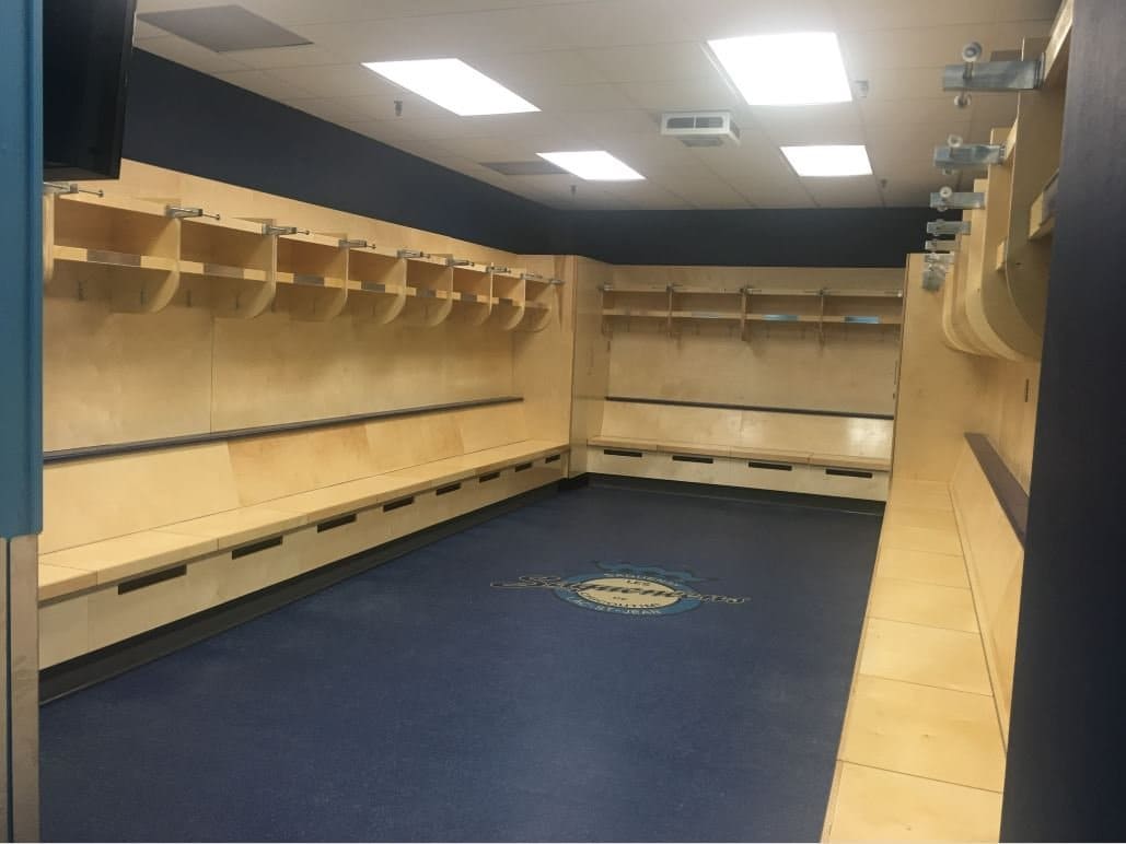 Vestiaire de gym - Ébénisterie et rembourrage Châteauguay